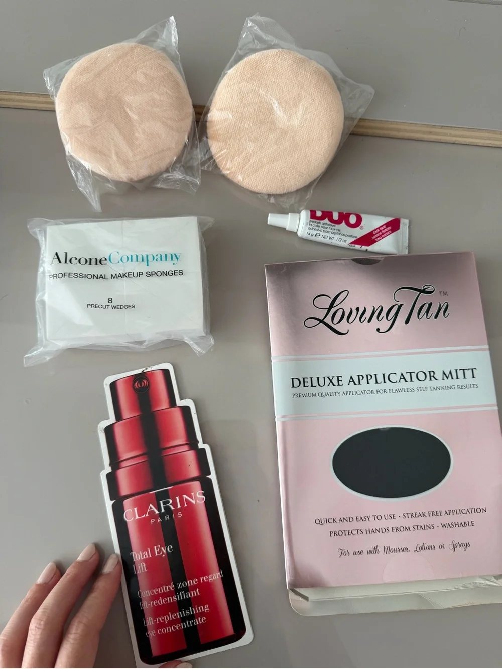 🗽Assorted Makeup Items - Self-Tanning Applicator / Clarins Eye Lift / Lash Glue